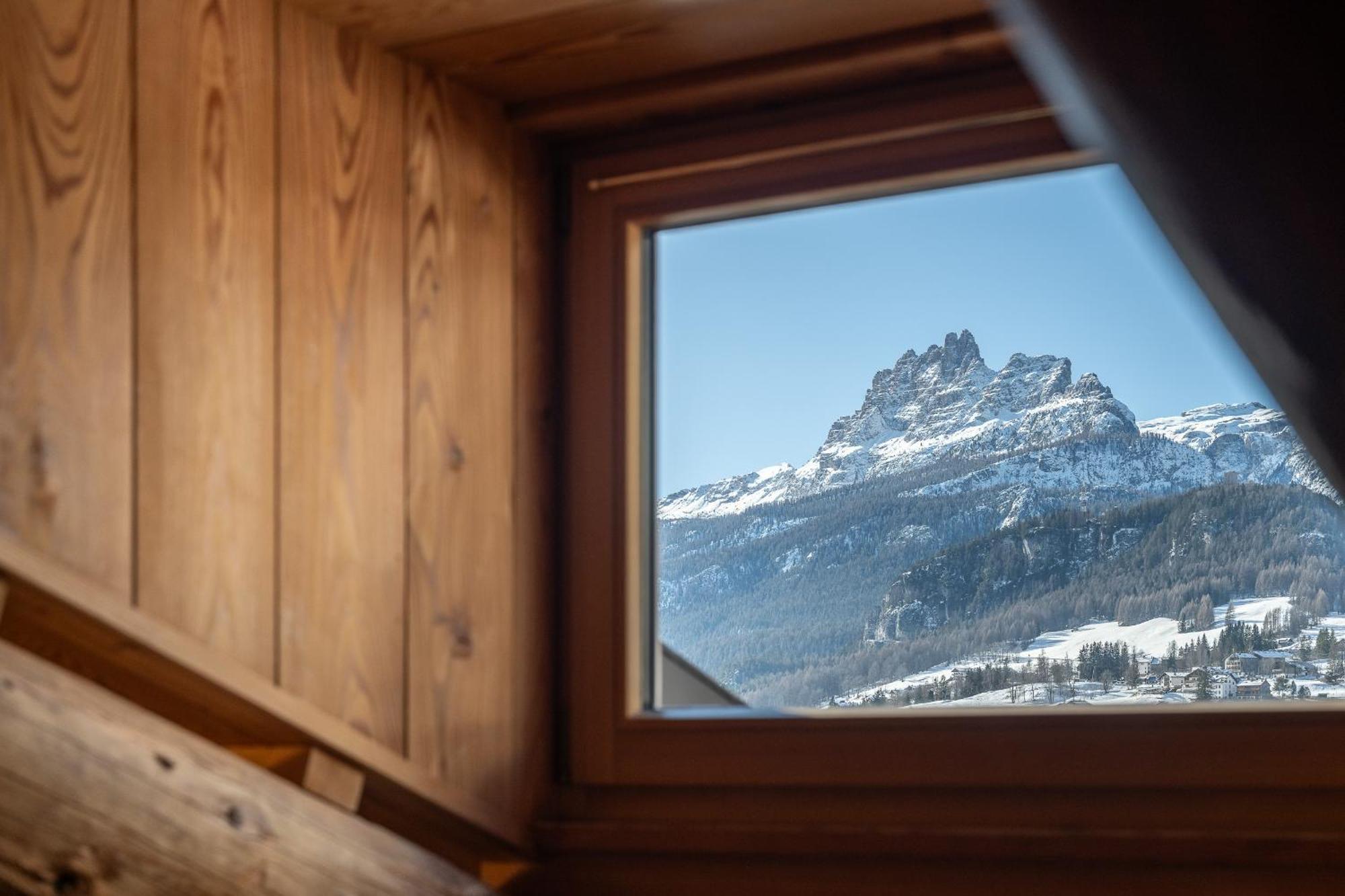 Cortina Lodge Cortina dʼAmpezzo Kültér fotó