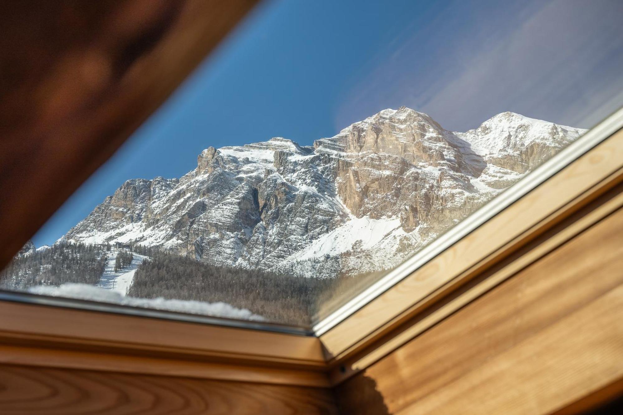 Cortina Lodge Cortina dʼAmpezzo Kültér fotó