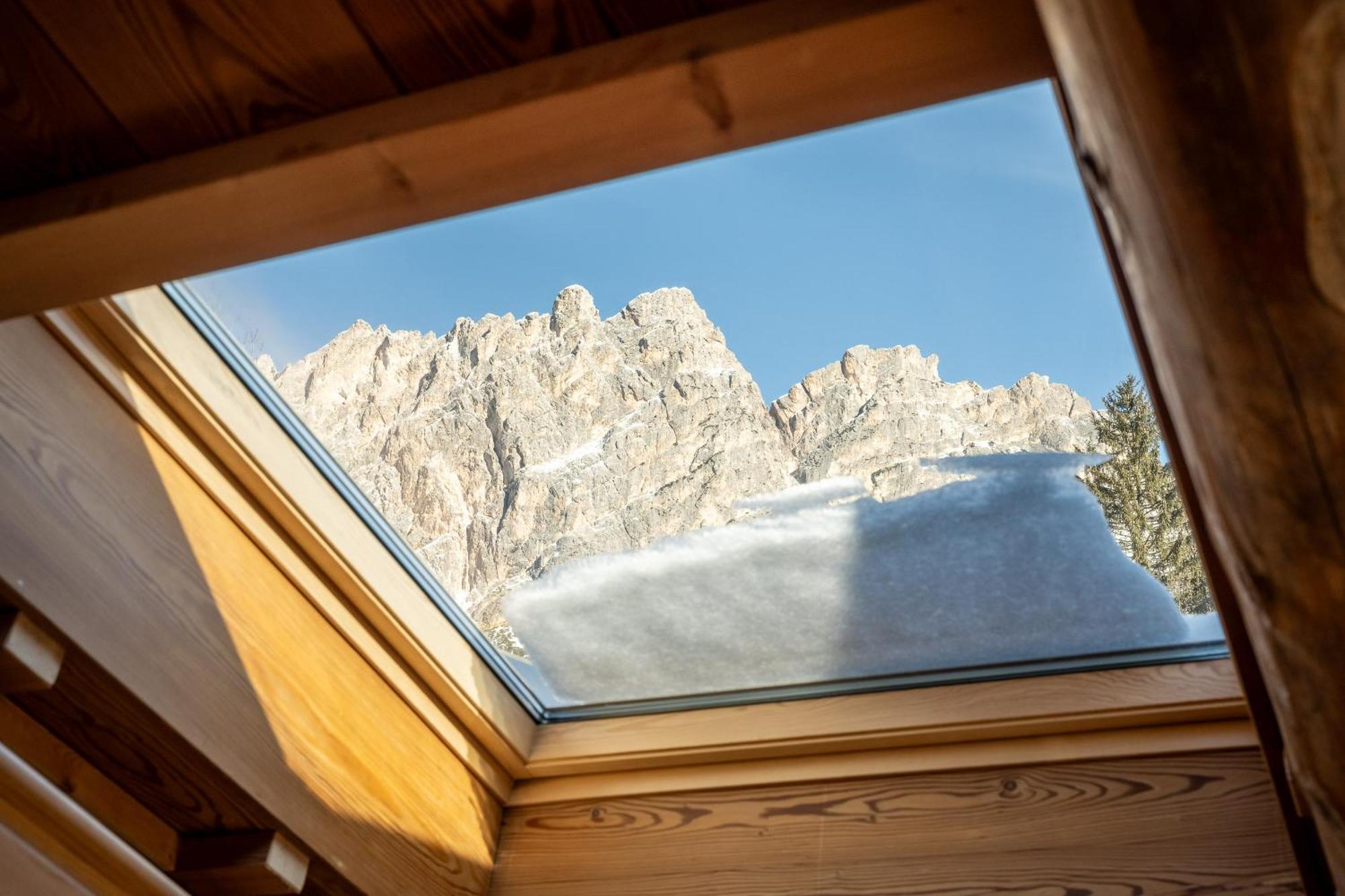 Cortina Lodge Cortina dʼAmpezzo Kültér fotó